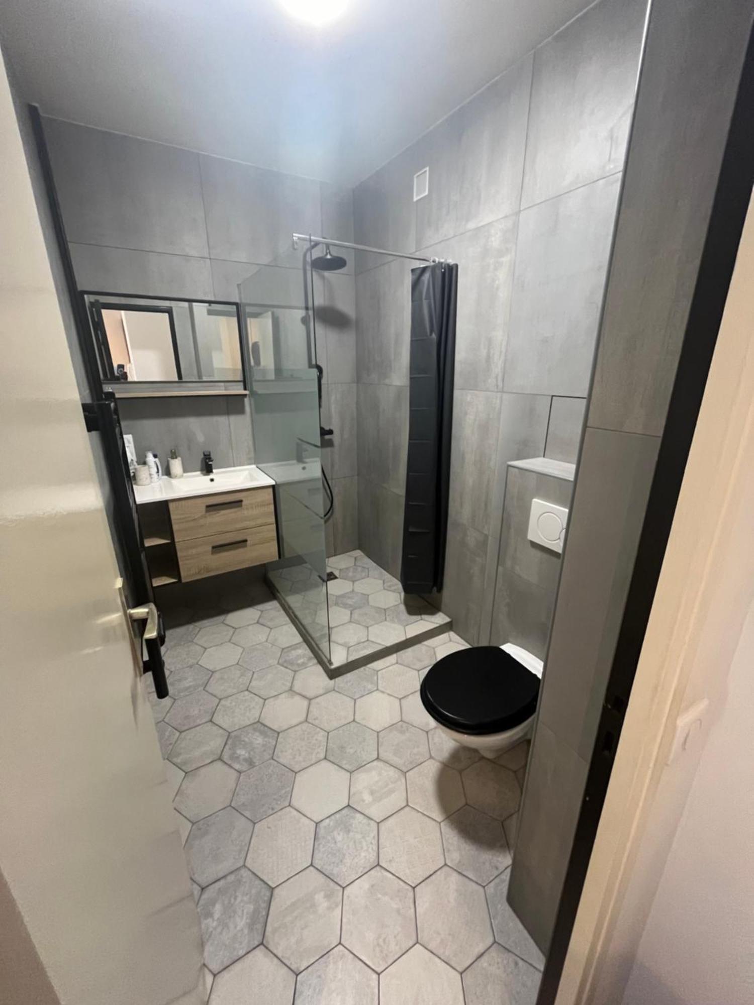 Le Borrigo Pick Up Airport Apartment Ментона Екстериор снимка